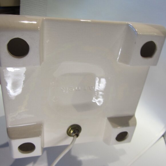 Boston Bruins Hockey Player Vintage Ceramic Lamp Arnels - Used/Works- No Shade - Picture 12 of 16